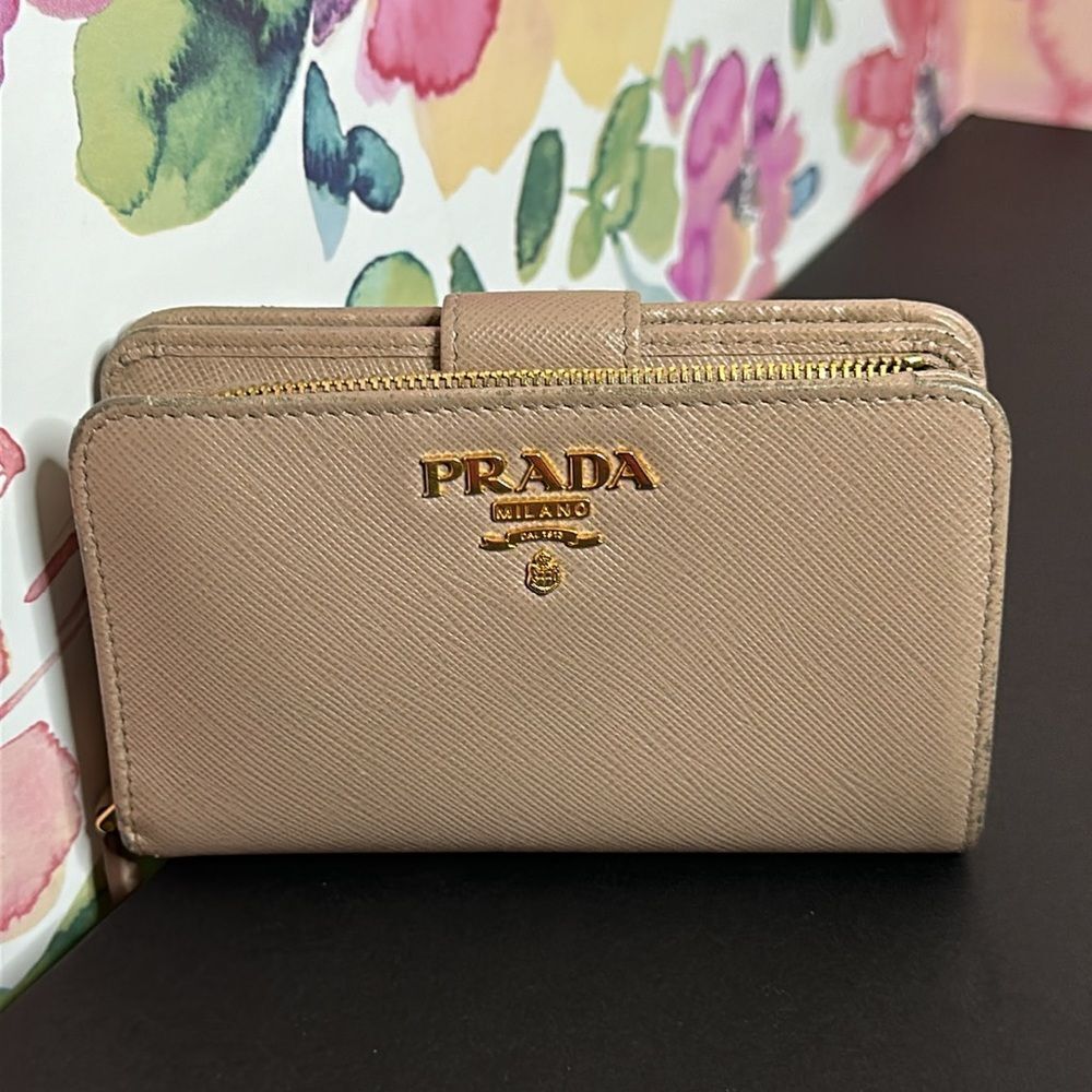 💯Authentic Prada Short Wallet🍀 - Picture 15 of 17